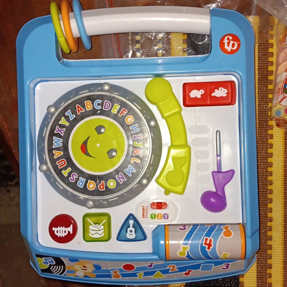 Laugh & Learn Remix Record Player